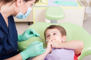 niños en el dentista